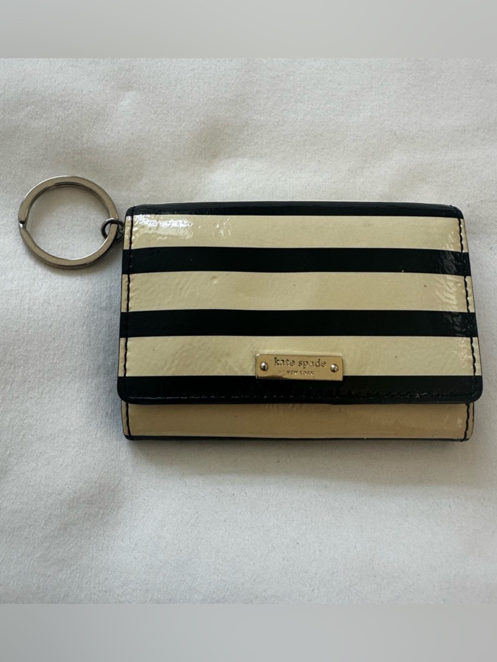Kate Spade Kiera Chelsea Park Black Cream Striped Patent Wallet with Key Ring